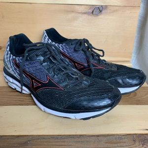 Mizuno men’s sneakers size 10.5